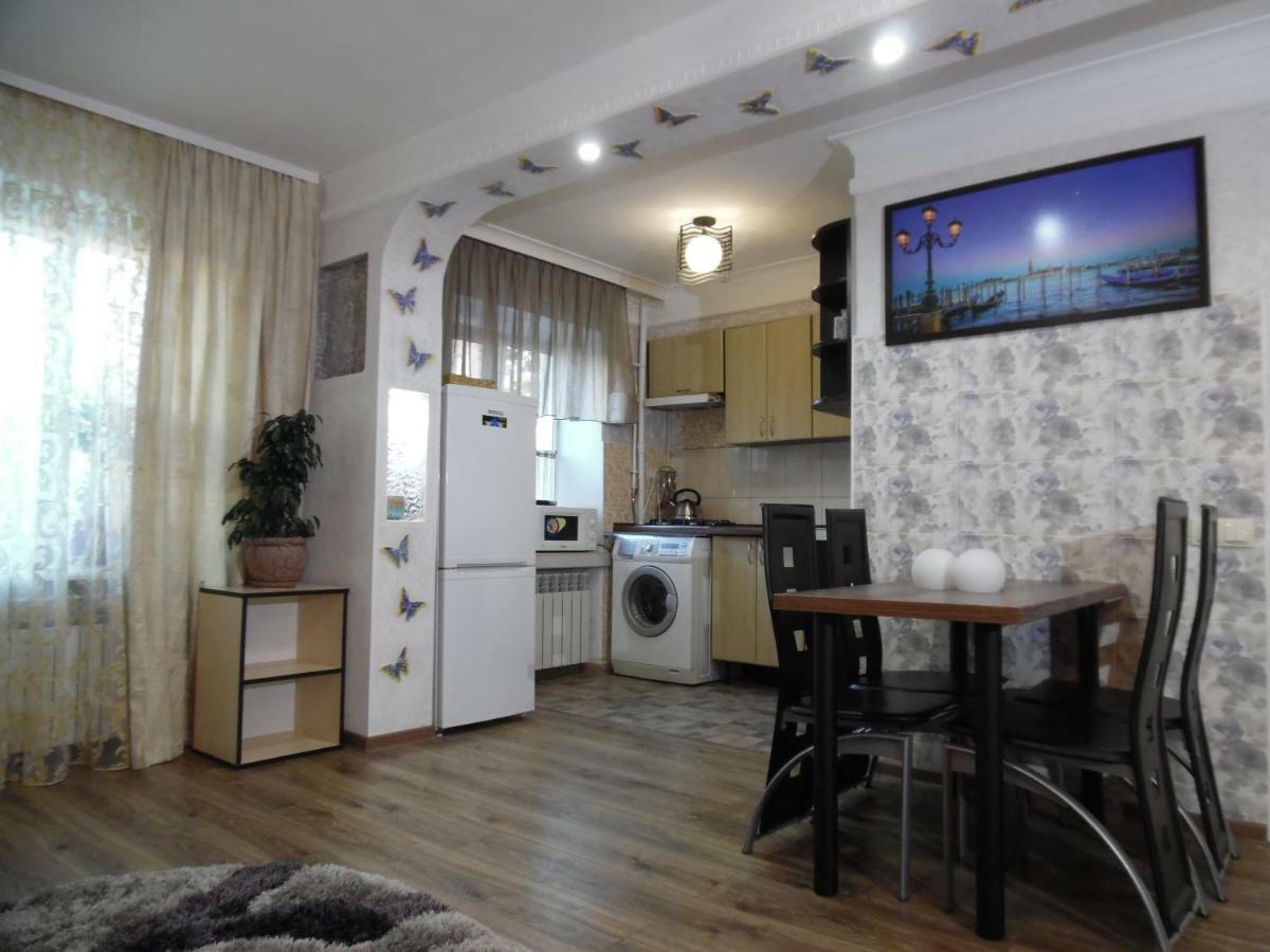 Студия В Центре Скала Khmel'nyts'kyy Exterior photo